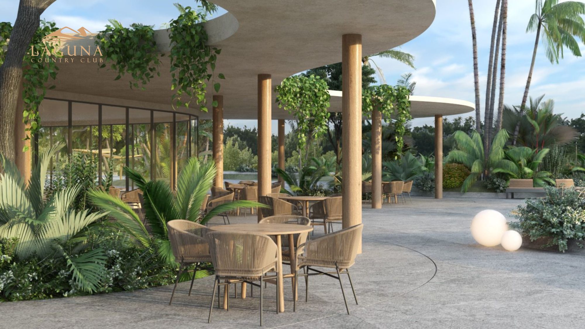 Terraza de la casa club entre vegetación
